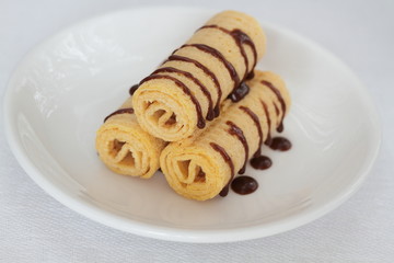 Wafer rolls with chocolate cream
