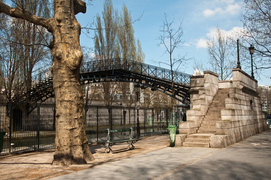 Pont canal Saint-Martin &agrave; Paris