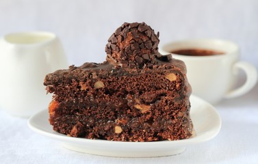 Chocolate cake with walnuts