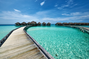 Obraz premium Beautiful beach with water bungalows