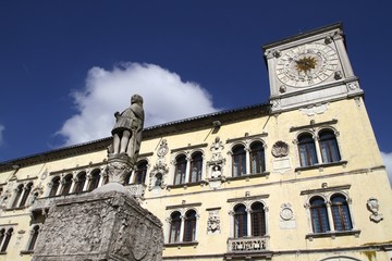 palazzo dei rettori a Belluno, Piazza Duomo.