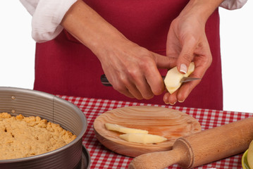 Cutting apples