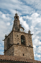 Fototapeta na wymiar Kościół wieża Peyruis (04)