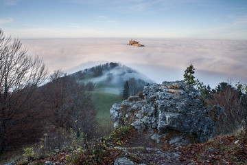Burg Hohenzollern über den Wolken