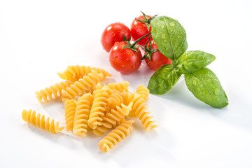 Fusilli, pomodorini e basilico - Italian pasta