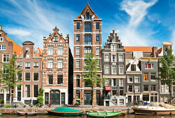 Amsterdam canals and typical houses - obrazy, fototapety, plakaty