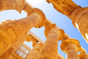 Fotobehang Pijlers van de Grote Hypostyle Zaal in Karnak Tempel, Egypte © Patryk Kosmider
