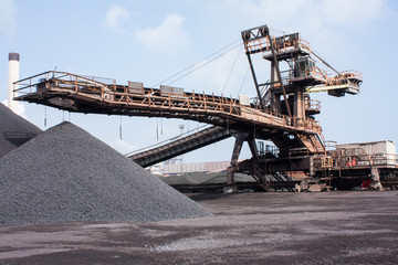 Iron ore crusher machine