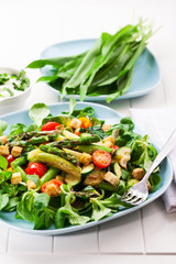 Salad with green asparagus