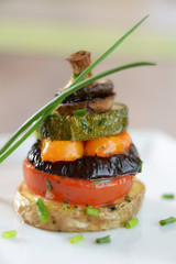 Grillgemüsetürmchen mit Kräutern