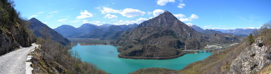 Fototapeta na wymiar Lake Cavazzo - Panorama