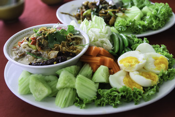 Sauce with fresh vegetables