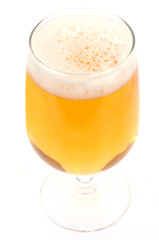 Un demi de bière blonde