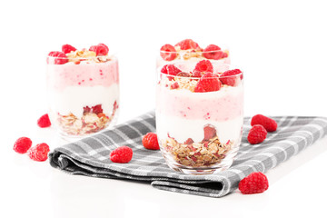 joghurt desserts mit himbeeren