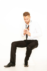 geknickter Mann