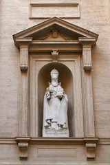 Fototapeta premium Statue de St Gregoire dans la basilique Saint-Pierre, à Rome