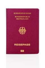 Deutscher biometrischer Reisepass isoliert