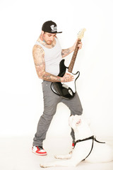 tätowierter Musiker