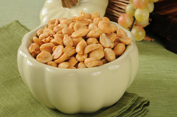 Dry roasted peanuts