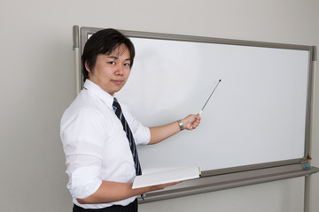 講師