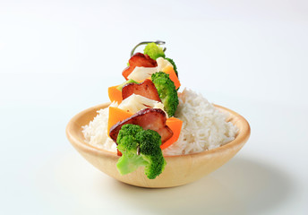 Vegetable skewer with rice