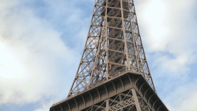 Съемка эйфелевой башни сверху вниз