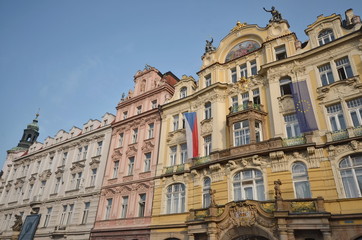 Fototapeta na wymiar Beautiful buildings in Prague, the old town square