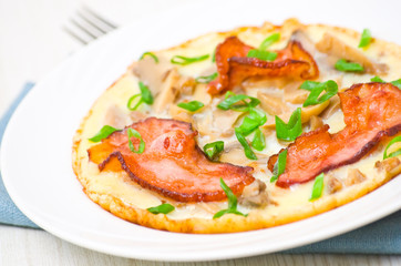 omelet with bacon and mushrooms