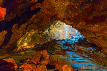 Pha Thai Cave
