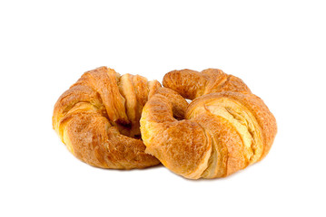 dos croissant aislado sobre fondo blanco