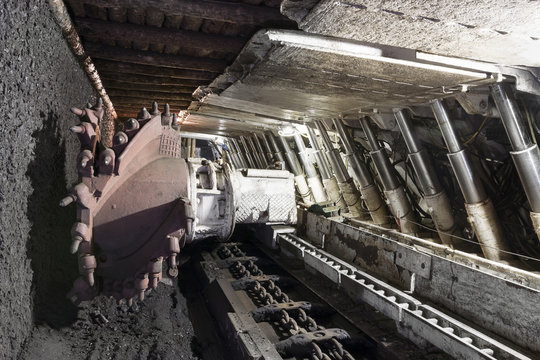 Coal extraction: Coal mine excavator