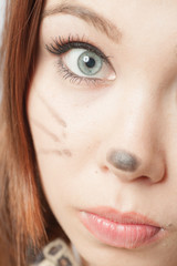 Obraz premium Party Woman In Glasses Smiling head and shoulders shot