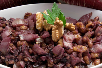 Contorno di radicchio rosso e noci