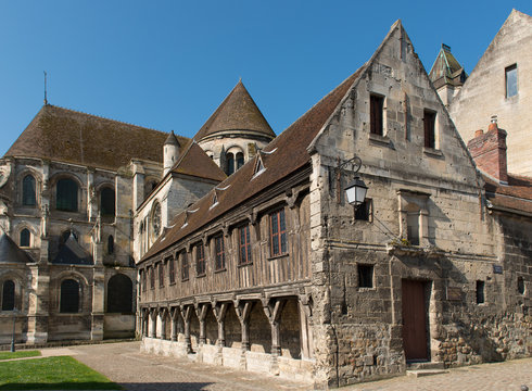 Biblioth&egrave;que du chapitre de la cath&eacute;drale de Noyon