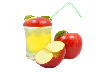 sok jabłkowy na białym tle