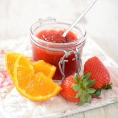 Orangen-Erdbeer-Marmelade