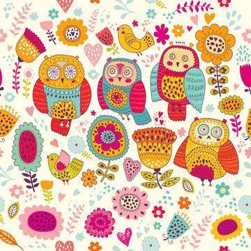 Seamless vector pattern with cheerful owls