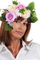 Naklejka premium Viso di donna con fiori