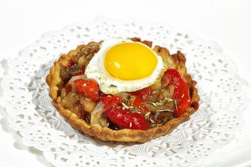 tartlet with quail egg