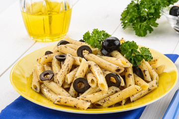 Pasta con olive nere - Italian pasta with black olives
