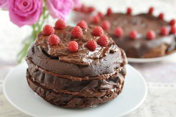 Schokoladentorte mit Himbeeren