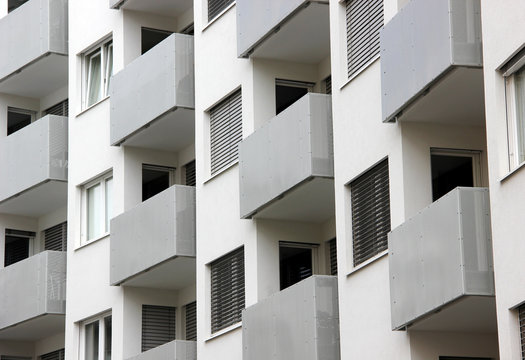 Building balconies in repetition