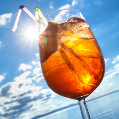Sommerlicher Drink, Strandbar, Erfrischungsgetränk, Alkohol