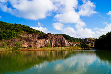 Naklejka premium Mountains and rocks with the sky bright colors. At Songkhla, Tha