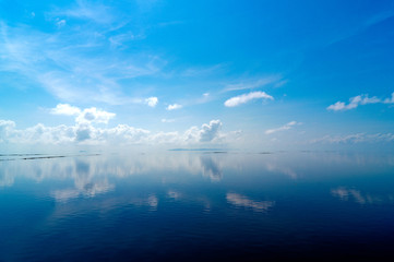 Fototapeta premium The cloud over lake at Songkla Lake, Thailand.