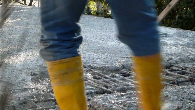 Operai edili al lavoro