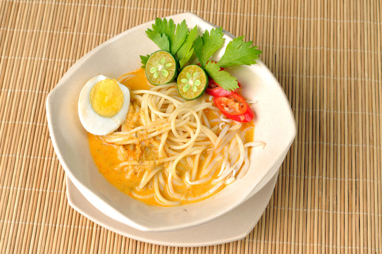 Delicious Malaysia Curry Noodle