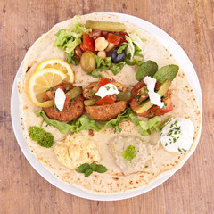 pita bread with falafel,vegetable and hummus