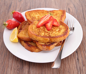 french toast with strawberry