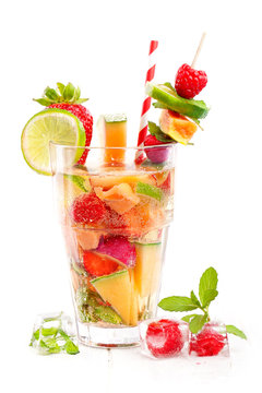 frischer fruchtiger Sommer Cocktail, Bowle